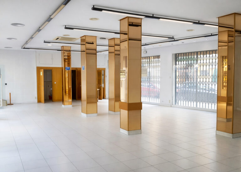 Bajo en venta o alquiler, Av. de la Fama, Vistabella, Murcia